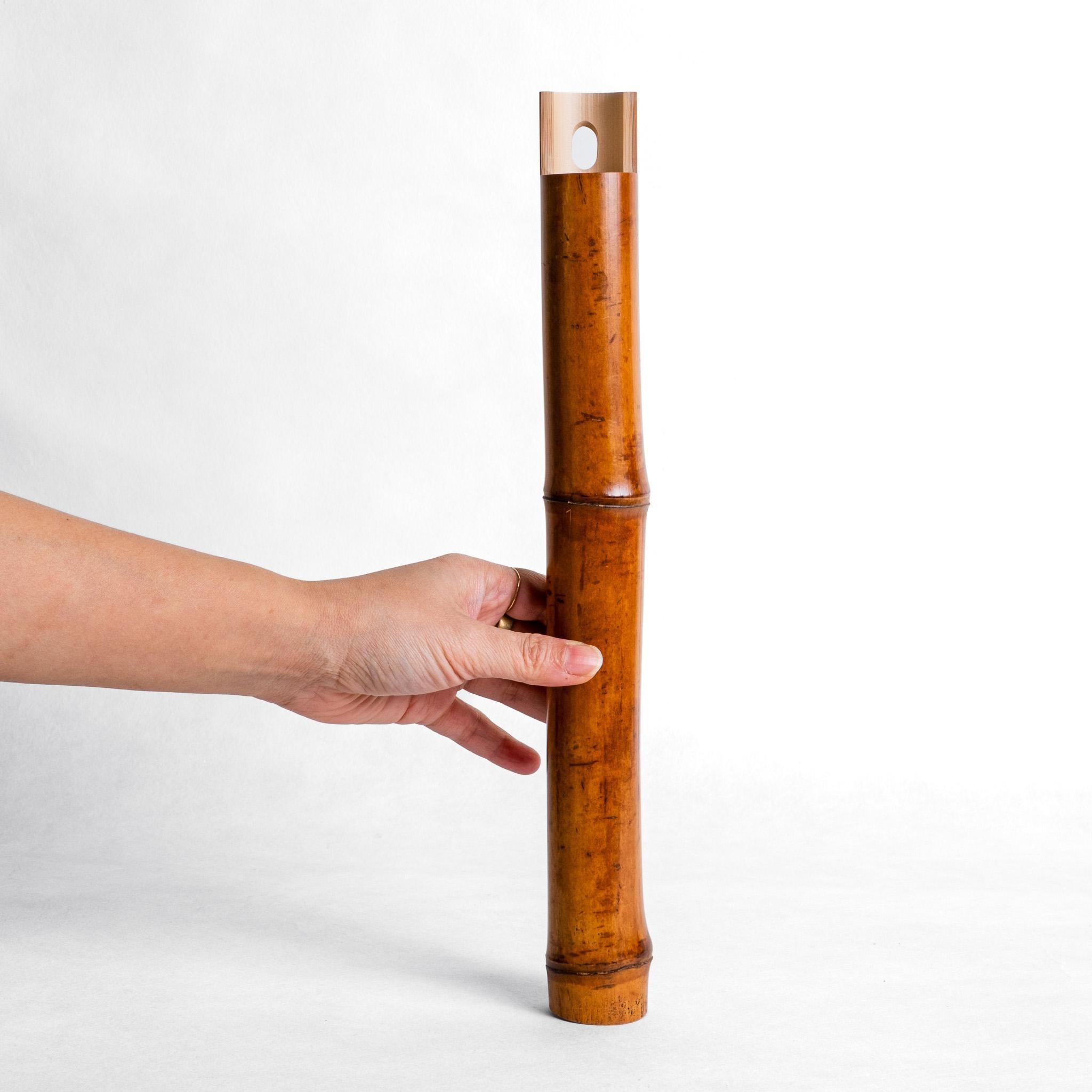 Susutake Vase "Katawara" - Toru Hatsuta