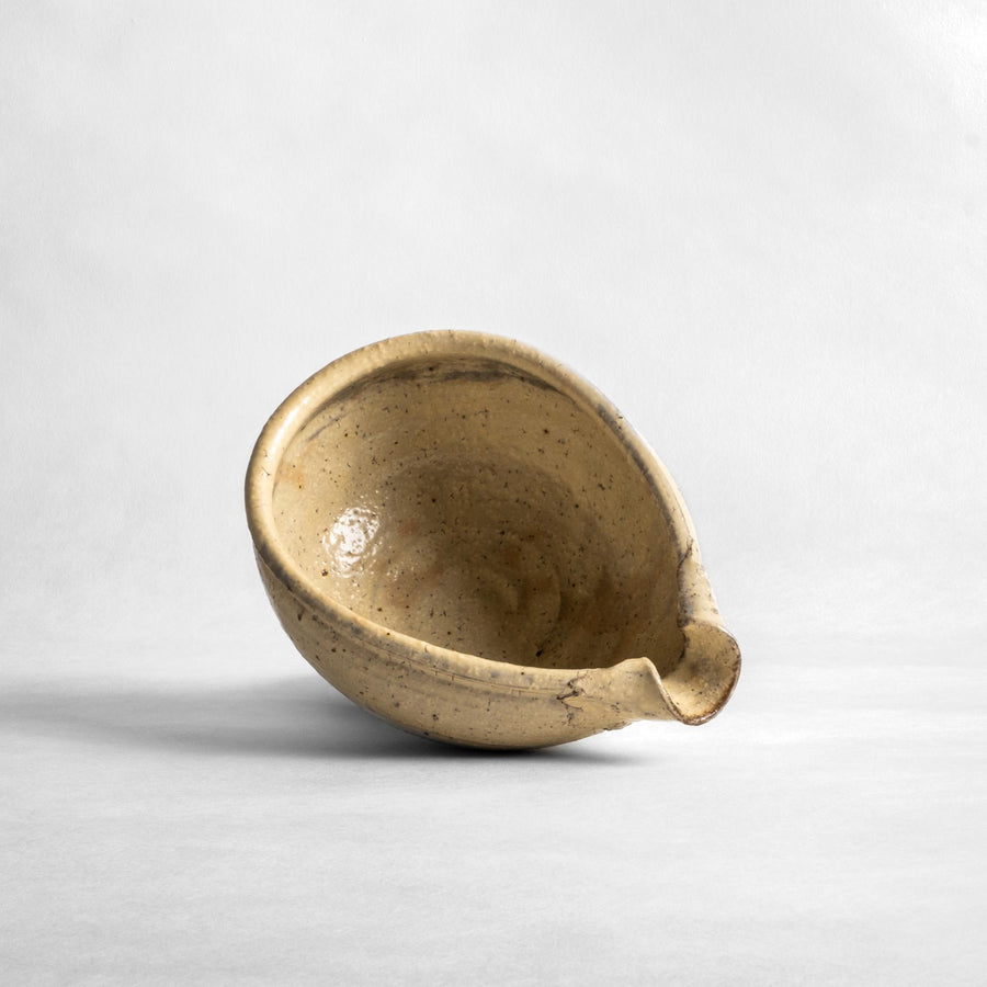 Asahikawa Spouted Tea Bowl (beige) - Kazuhiko Kudō