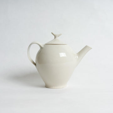 White Porcelain Tea Pot - Yuriko Morioka