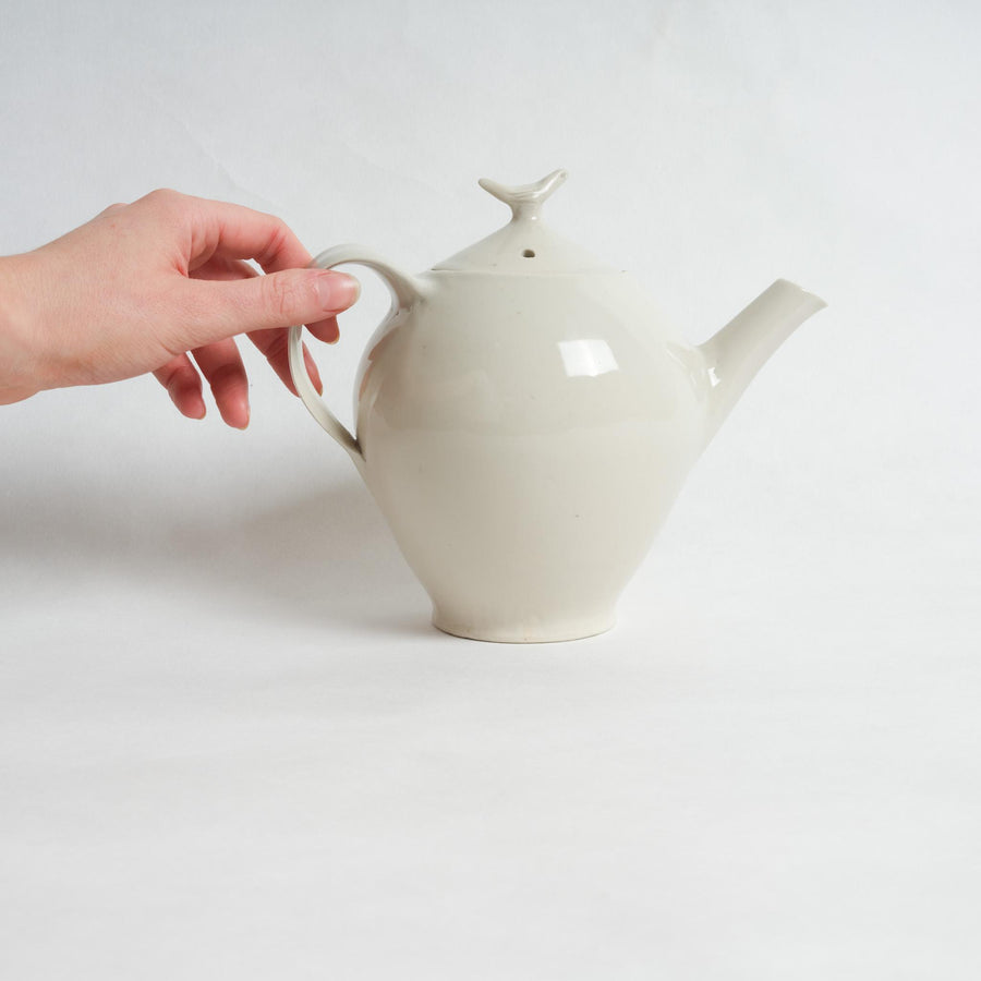 White Porcelain Tea Pot - Yuriko Morioka