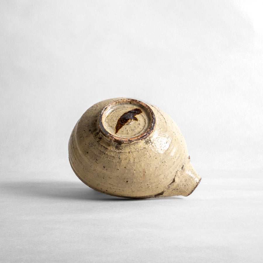 Asahikawa Spouted Tea Bowl (beige) - Kazuhiko Kudō