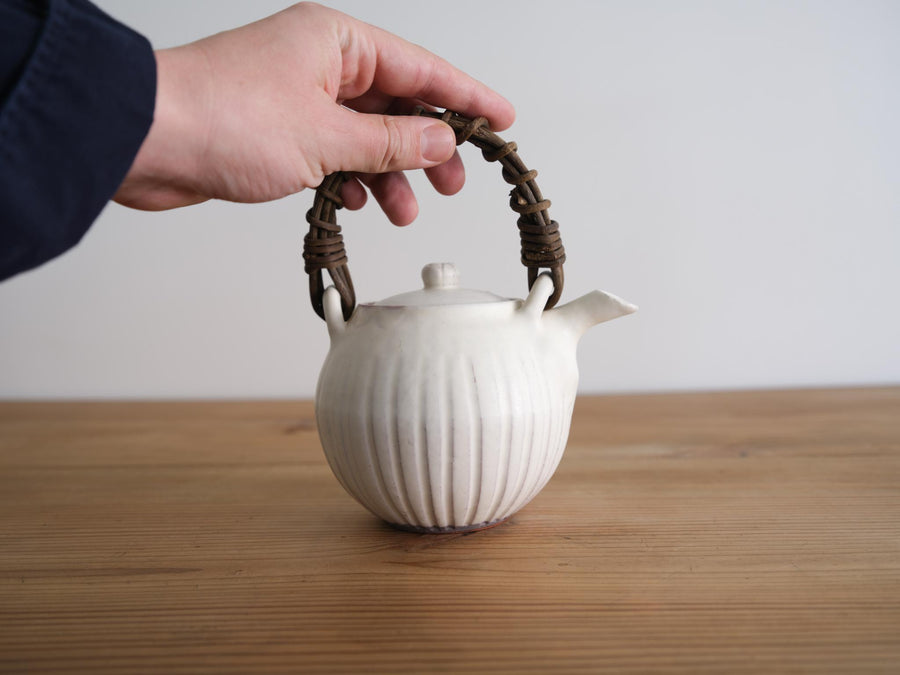 White Dobin Tea Pot