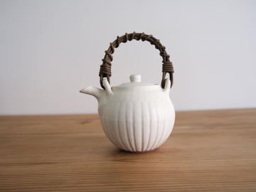 White Dobin Tea Pot