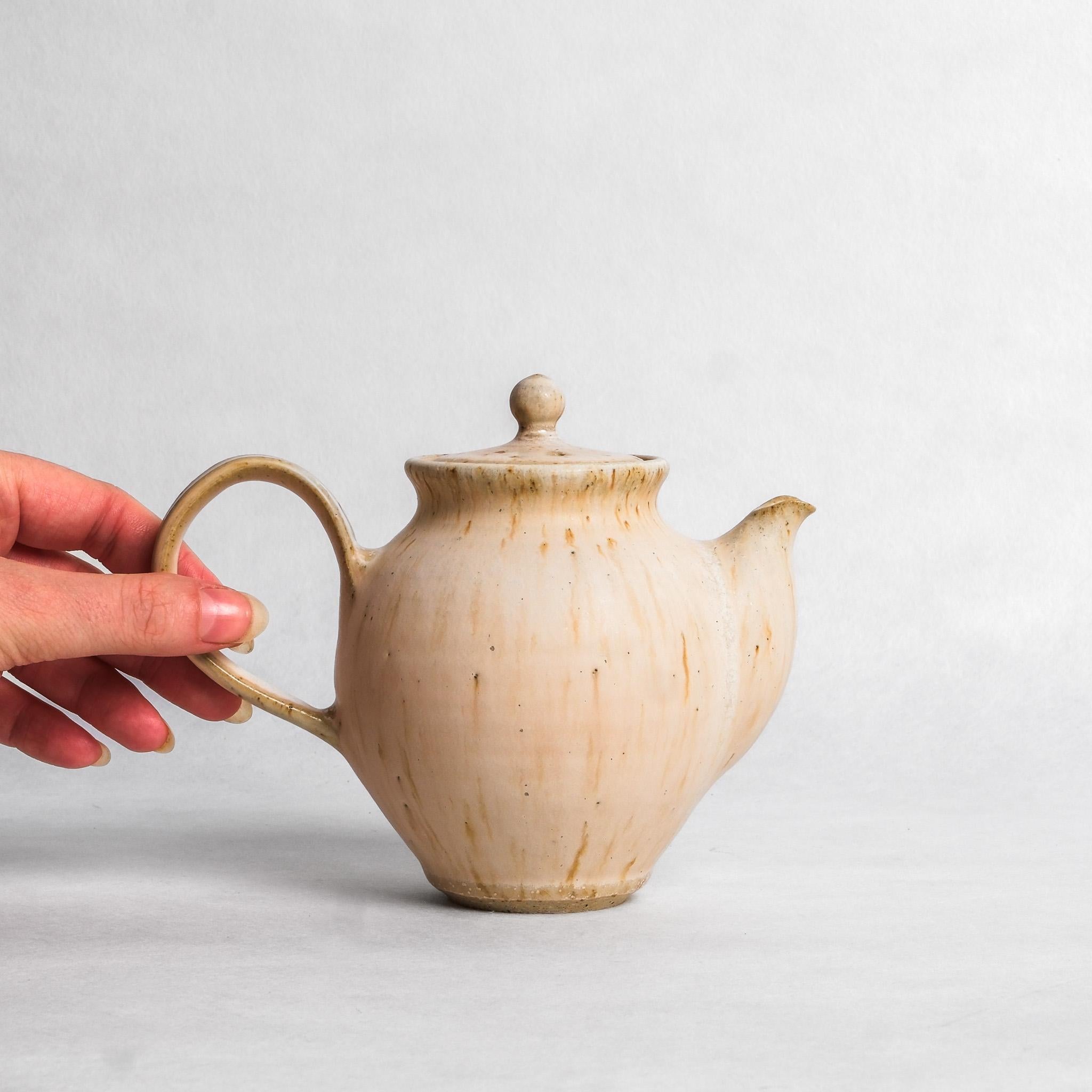 Yohei Iwayama Tea Pot - White