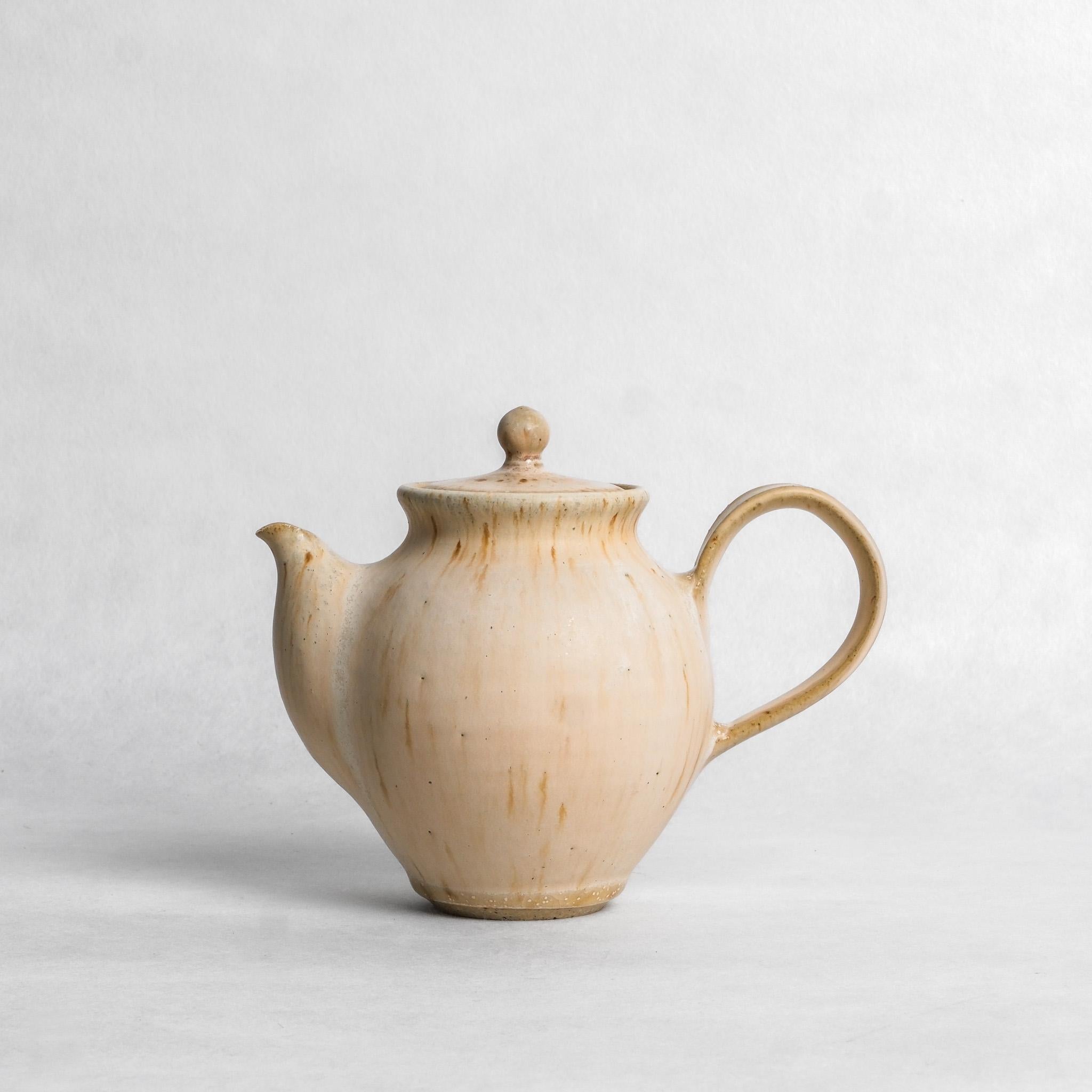 Yohei Iwayama Tea Pot - White